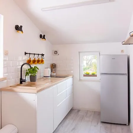Ivo Guest house